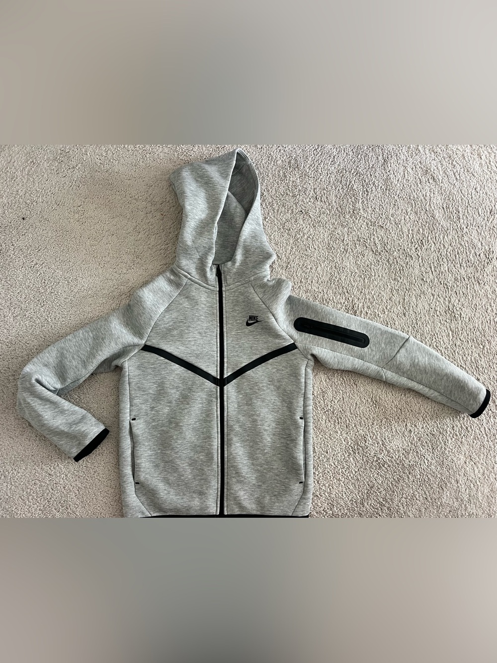 Nike Tech Boys Large Gray Hooded Zip Jacket with Black Accents Like New